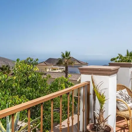 别墅 Deluxe Bella Air Con & Heated Pool, Tenerife South Chayofa
