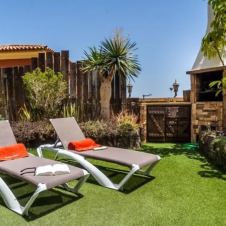 Deluxe Bella Air Con & Heated Pool, Tenerife South 别墅 *