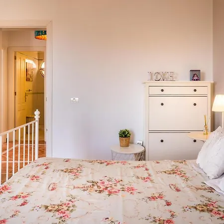 Deluxe Bella Air Con & Heated Pool, Tenerife South 别墅 *